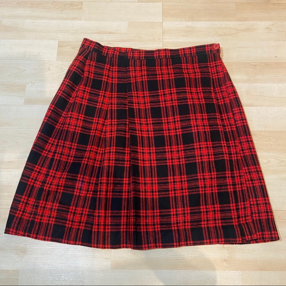Vintage red & black plaid kilt
